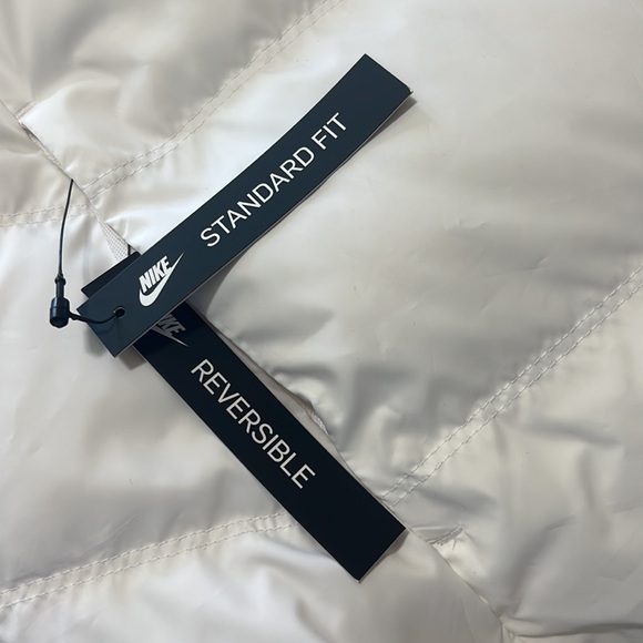 REVERSIBLE NIKE VEST - Picture 6 of 6